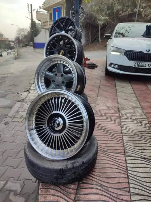 بيع و تبادل عجلات كل انواع السيارات و لواحقها