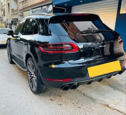 Porsche Macan 2018 2.0L 258 CH TOUTE OPTIONS 1ERE MAIN 74000KM