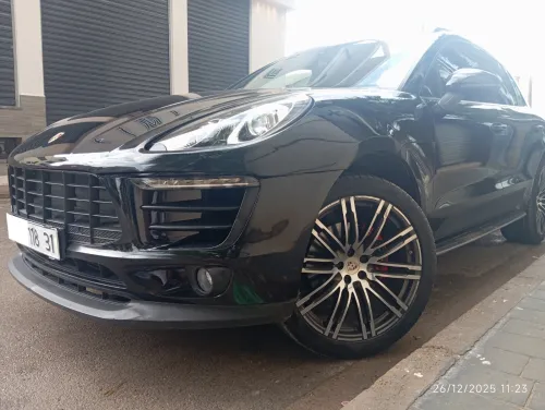 Porsche Macan 2018 2.0L 258 CH TOUTE OPTIONS 1ERE MAIN 74000KM