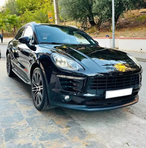 Porsche Macan 2018 2.0L 258 CH TOUTE OPTIONS 1ERE MAIN 74000KM