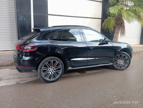 Porsche Macan 2018 2.0L 258 CH TOUTE OPTIONS 1ERE MAIN 74000KM
