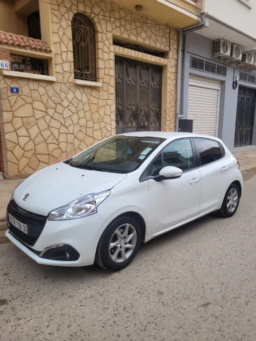 Peugeot 208 2016 Access Facelift