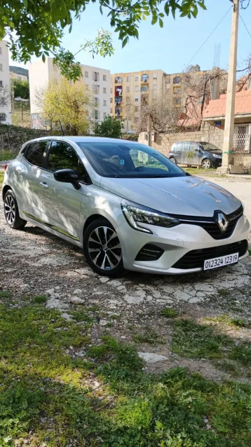 Renault Clio 5  2023 Authentic