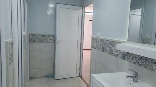 cabines / chalets/ blocs préfabriqués
