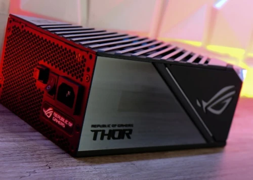 Alimentation ASUS ROG Thor 1200W Platinum Comme neuve