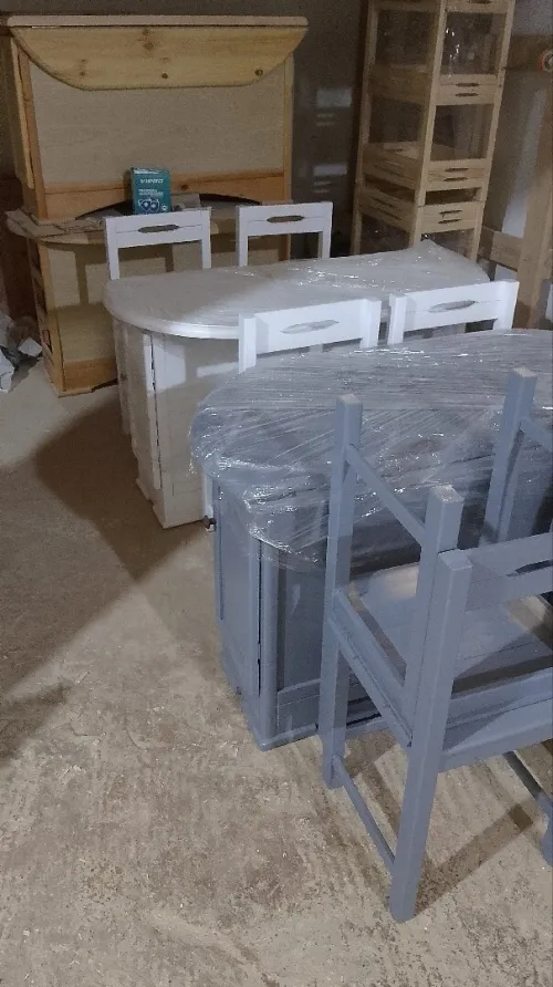 Table cuisine en bois rouge