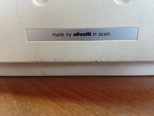 MACHINE A ECRIRE OLIVETTI LATTERA 35