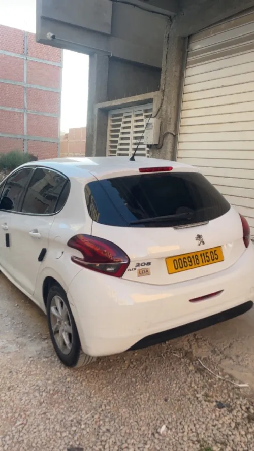 Peugeot 208 2015 Active Facelift