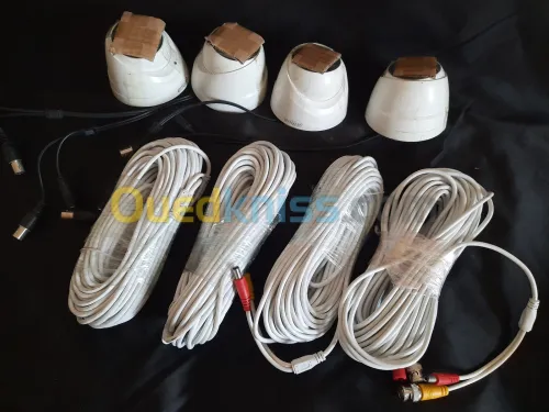 Kit Cameras - XVR 4 Ports DAHOUA + 4 Cameras 2Mb + 120 m de cables Audio Video