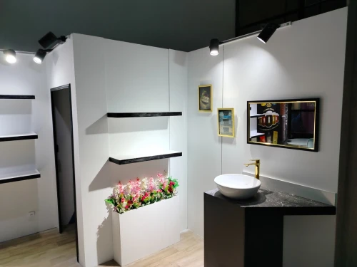  Habillage vitrine Décoration intérieur et extérieur Habillage vitrine et panneau publicit
