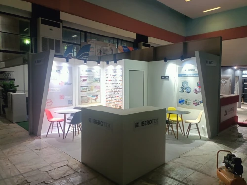  Habillage vitrine Décoration intérieur et extérieur Habillage vitrine et panneau publicit
