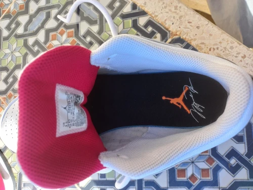 Très belle basket à vendre originale