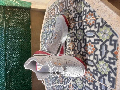 Très belle basket à vendre originale