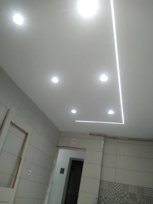 Décoration.. BA13... FAUT PLAFOND.... PVC.. PLACOPLATRE