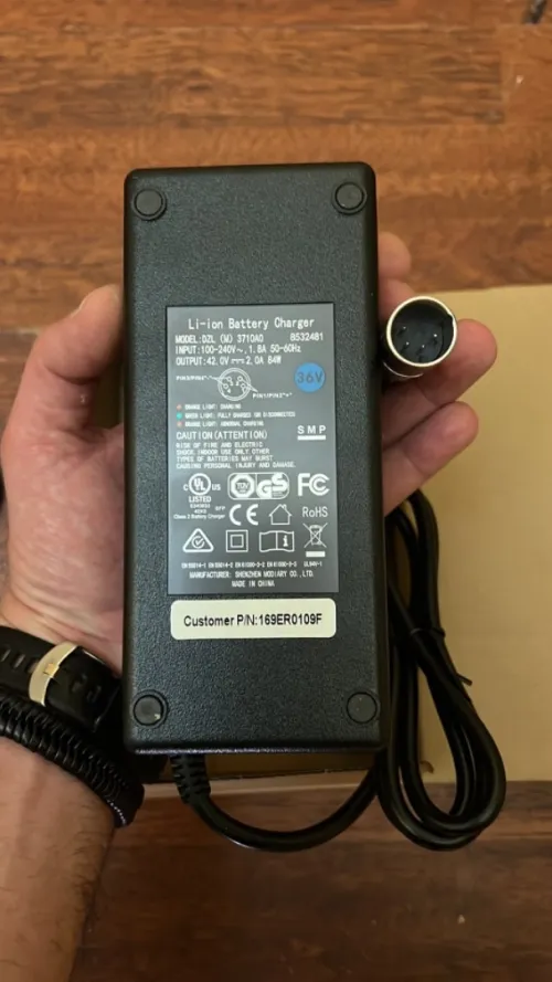Chargeur vélo électrique & Trotinette 