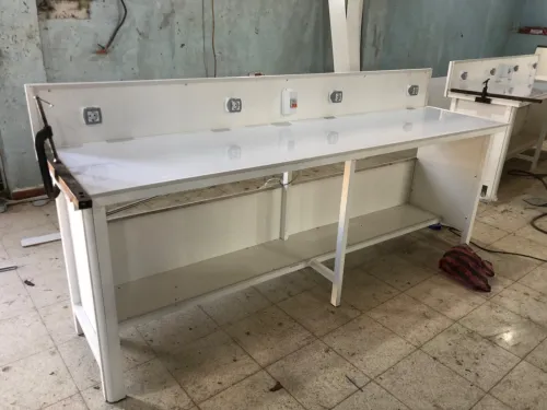 Paillasse (table)laboratoir طاولات المخابر 