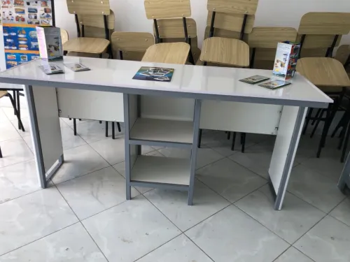 Paillasse (table)laboratoir طاولات المخابر 