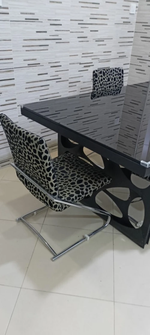 table a 6 chaises