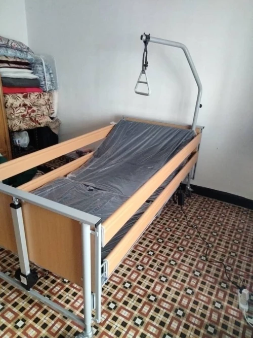 lit médicalisé électrique / lit médical électrique