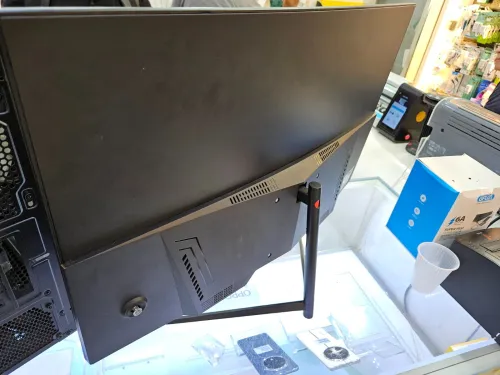 PC Gaming avec ecran curved 165hz