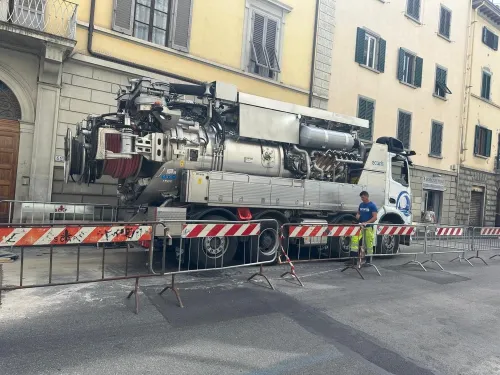 Camion hydrocureur