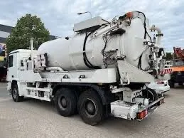Camion vidange debouchage canalisation de regarde fesse septique