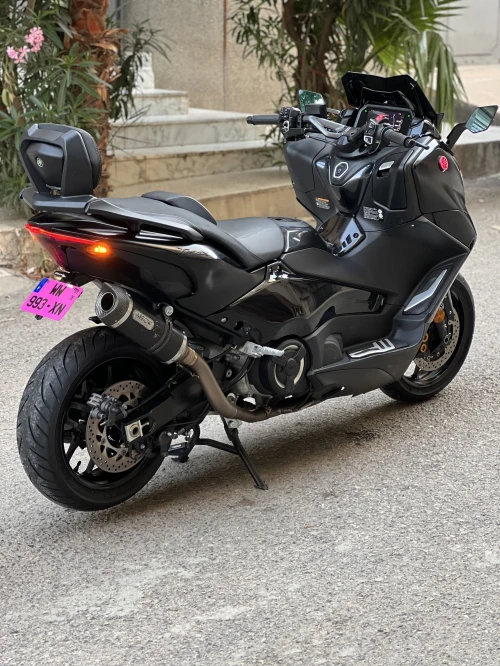 Yamaha T max 2022