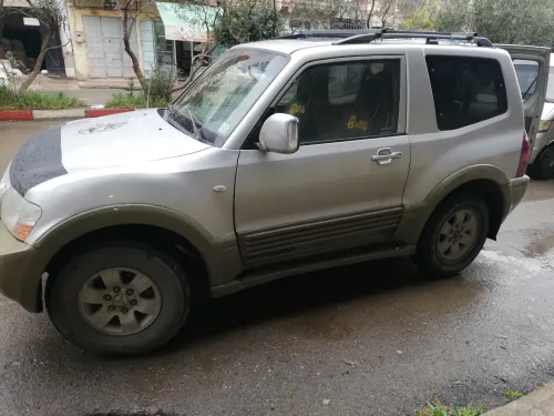 Mitsubishi Montero  5 places 2003 