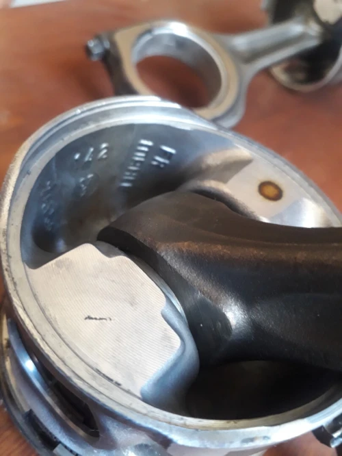 piston 1.4 hdi poussoir hydraulique 1.4 /1.6 hdi couvercle et joint pompe peugoet citroen1.4 essence