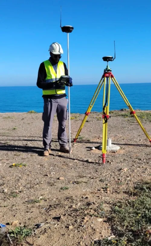 كراء Topographe Location gps leica  gps leica et station total