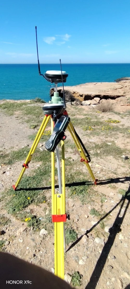 كراء Topographe Location gps leica  gps leica et station total