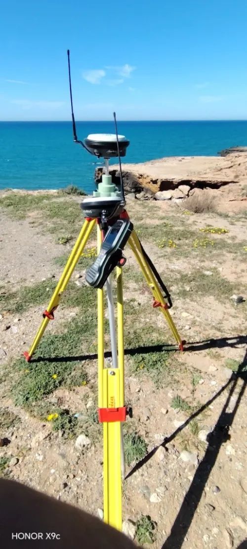 كراء لايكا طوبوغرفيا طوبوغراف Topographe LOCATION DE MATERIEL TOPOGRAPHIQUE leica
