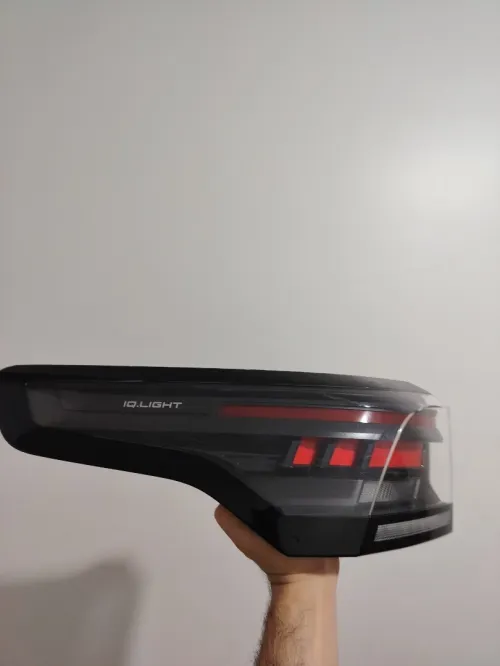 Feu stop arriere tiguan 2025 iq light droit et gauche