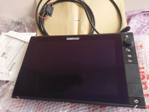 sondeur gps Simrad nss12 evo2
