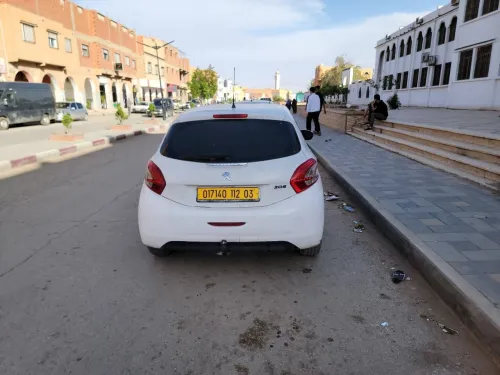 Peugeot 208 2012 