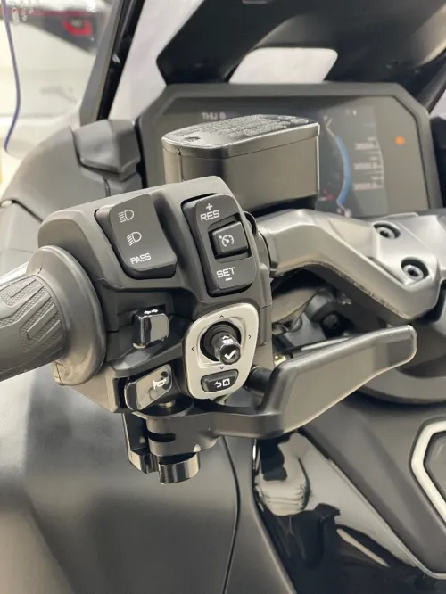 Yamaha T max 2025
