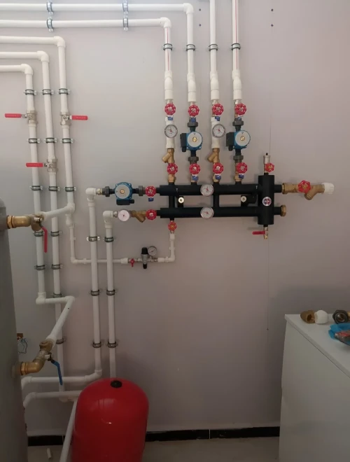 plombier chauffagiste Installation citernes et chauffage central تركيب خزان الماء والتدفئة