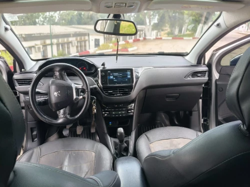 Peugeot 208 2016 Allure Facelift