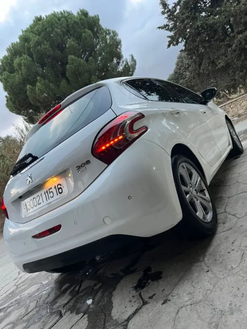 Peugeot 208 2015 Allure