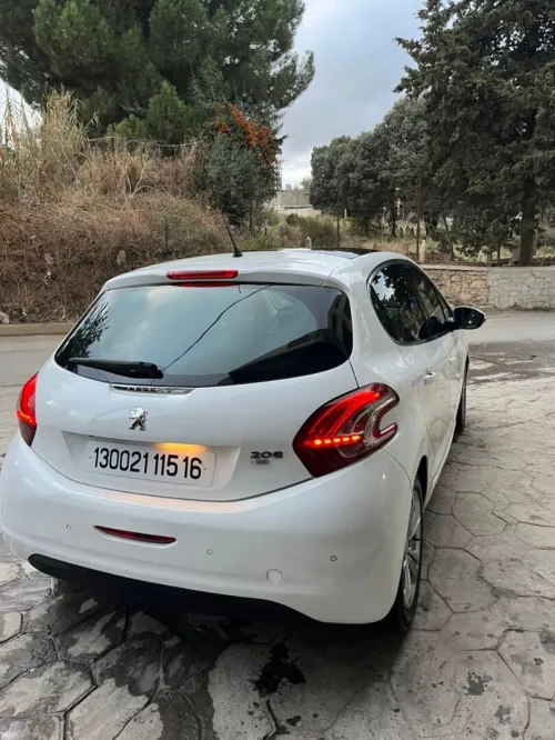 Peugeot 208 2015 Allure