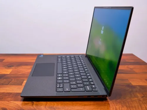 (vendu) Dell Precision 5490 Ultra 7-165H VPRO 64GO RAM 512 GO SSDRTX A2000 ADA
