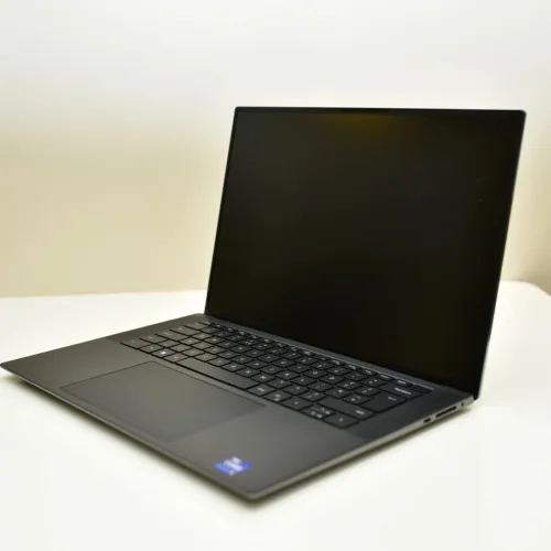 (vendu) DELL PRECISION 5570 , I7-12800H ,32GB 512GB SSD NVMe , RTX A 1000 , 15.6"