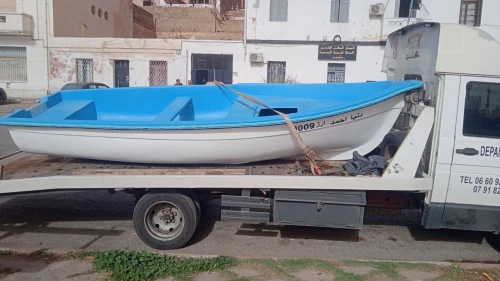 Barque 4.80 neuf avec moteur 15 Yamaha 2017 et accessoires et treuil