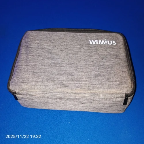 A vendre vidéo projecteur 4k full HD de marque wimius avec écran de projection ( ennovation)