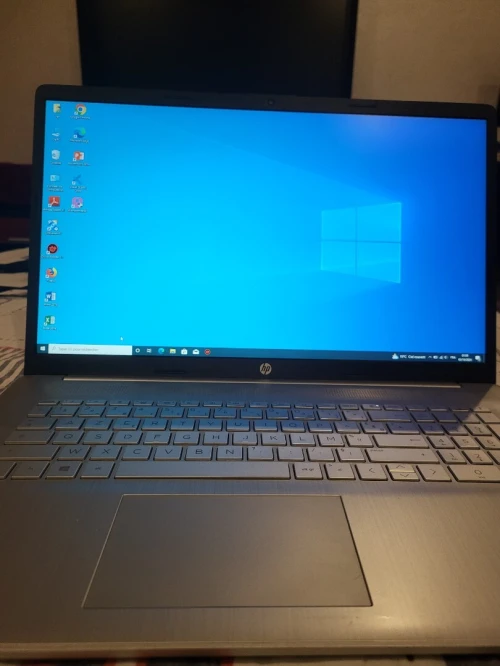 Laptop HP Windows 10 professionnel, Ryzen 7 5700U 16 Go RAM 1To SSD écran 17.3 pouces,  batterie 2h 