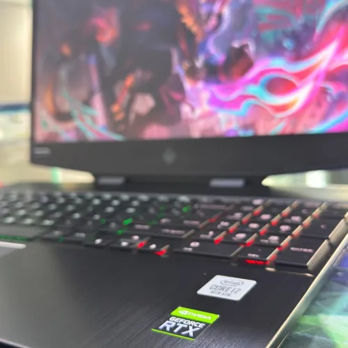 HP OMEN 15 15-dh1xxx FHD 15,6" IPS 144HZ | INTEL I7-10750H | RTX 2060 6GB | 16GB RAM DDR4 | 512 GB SSD NVME