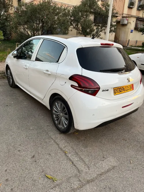 Peugeot 208 2015 Access Facelift