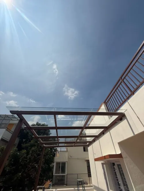 Pergola et verrerie 