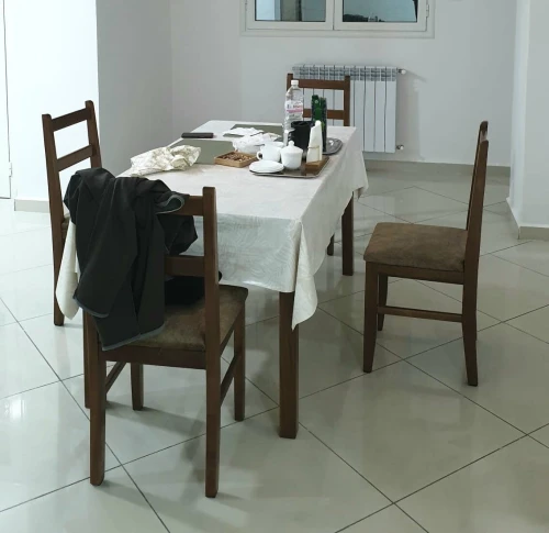 Table à Manger en Hêtre 100% avec 6 Chaises