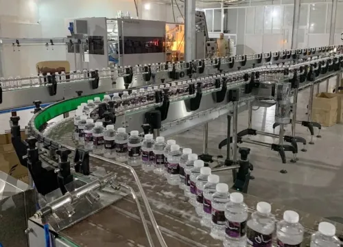 Equipement de remplissage et conditionnement de liquides et produits semi dense